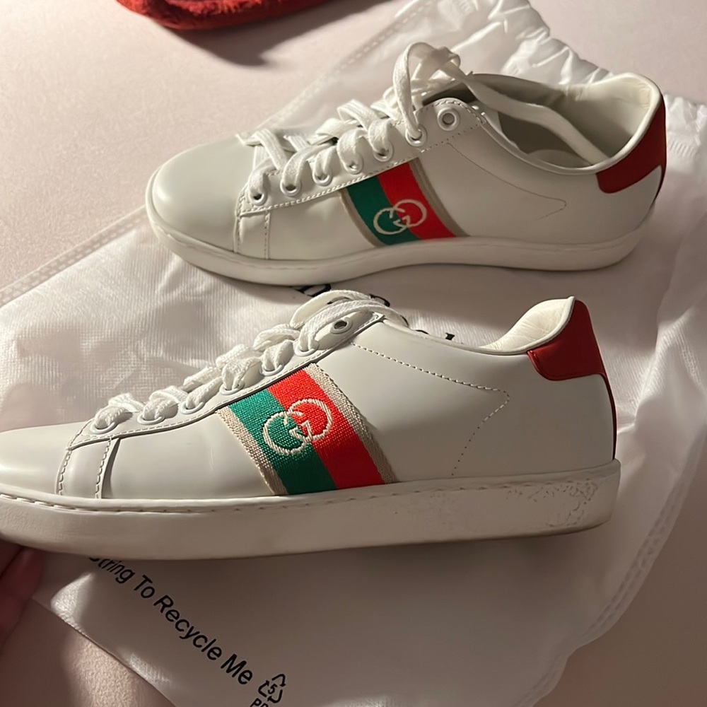 Gucci web accent leather sneakers - Gently used COMFORTABLE!